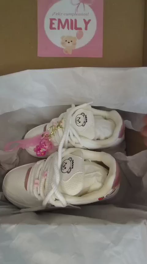 👉 Zapatillas para niña y mujer, cosidas con los mejores materiales y acabados.